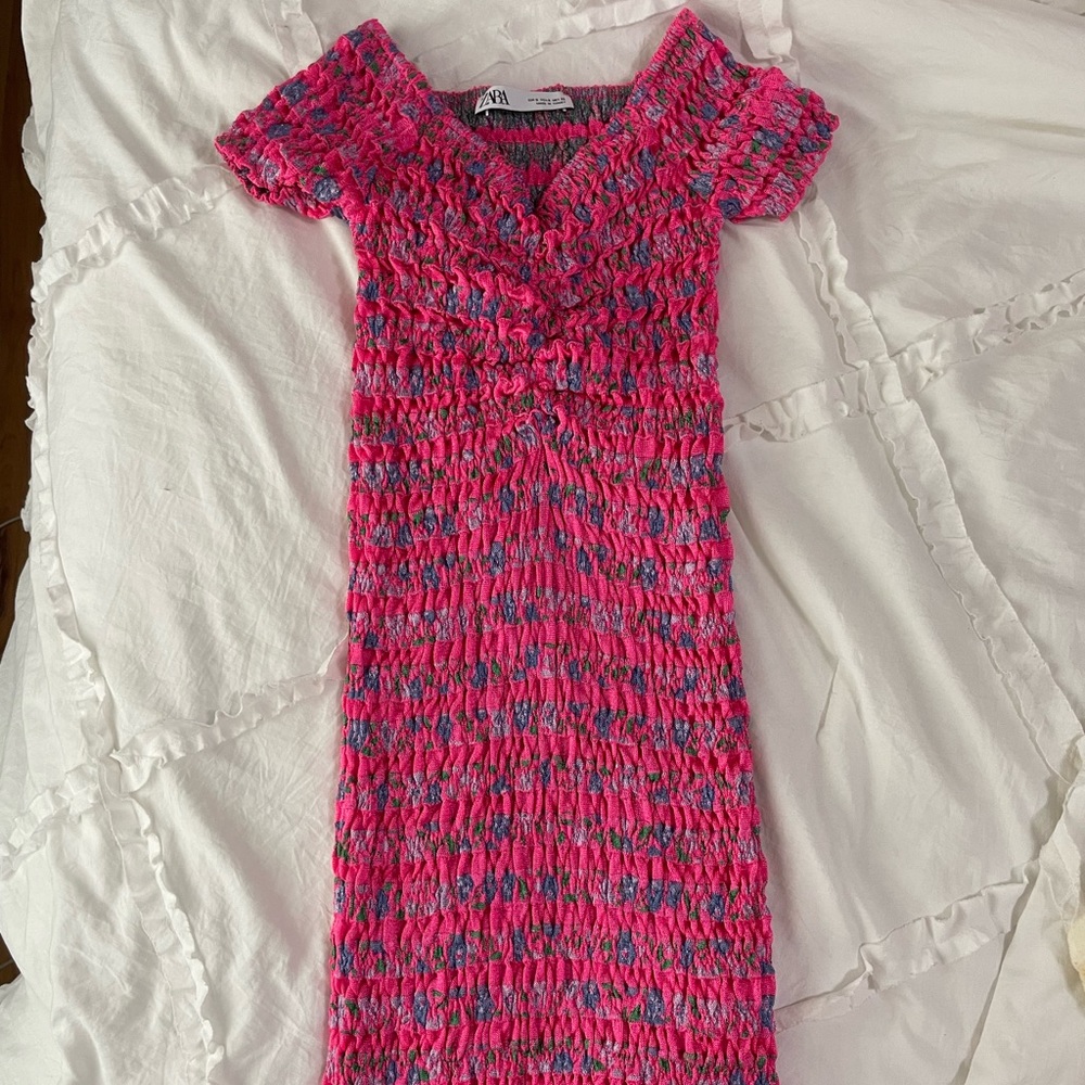 zara pink floral stretchy smocked dress